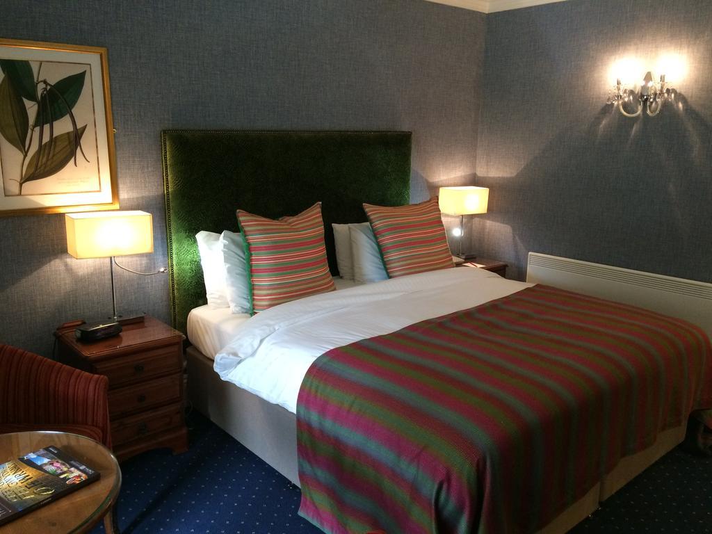 New House Country Hotel Cardiff Luaran gambar
